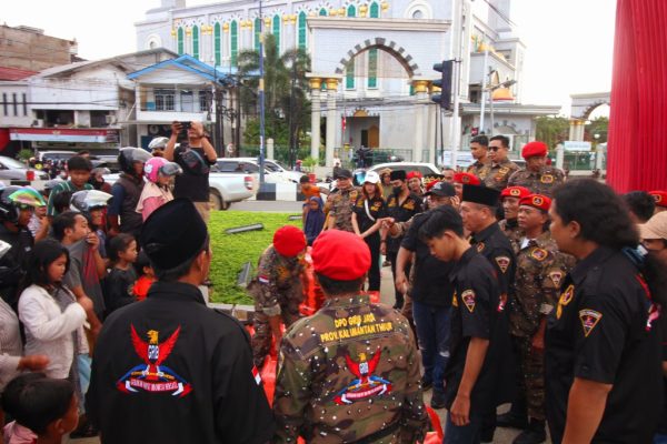 Grib Jaya Berbagi, Dewan Pimpinan Cabang (DPC) Kota Samarinda Adakan Pembagian Takjil Gratis Grib Jaya Berbagi, Dewan Pimpinan Cabang (DPC) Kota Samarinda Adakan Pembagian Takjil Gratis